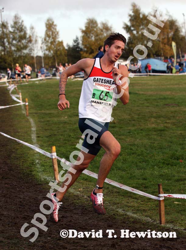 Ross Murray running the 2nd leg for Gateshead Harriers, National Cross Country Relays, Berry Hill Park, Mansfield. Photo: David T. Hewitson/Sports for All Pics